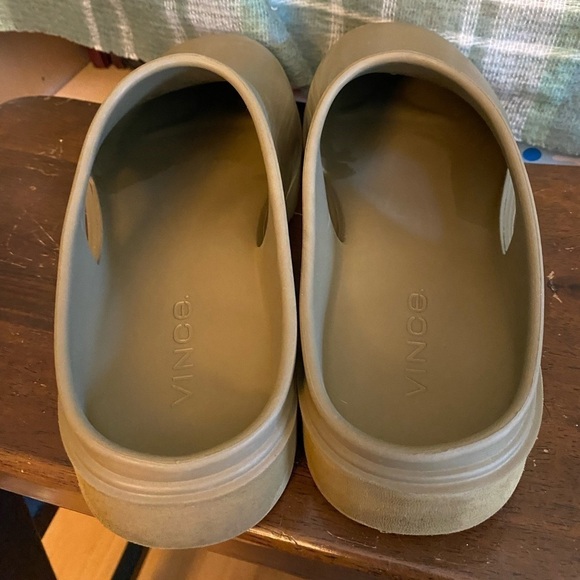 Vince geo rubber slide mules in olive drab size 9 womens 7 Mens - Picture 5 of 6
